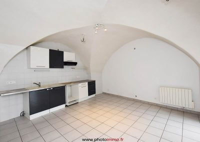 photo d'une cuisine avant rénovation par maitre d'oeuvre à Clermont-Ferrand